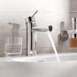 Смеситель однорычажный для раковины Grohe Essence S-Size (23379001)
