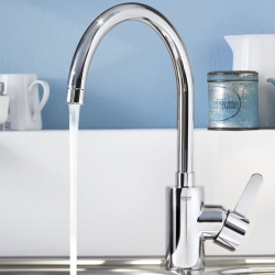 Смеситель для мойки с выдвижной лейкой Grohe Eurosmart Cosmopolitan, 31481000