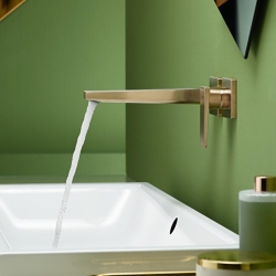 Смеситель для раковины настенный Hansgrohe Metropol Polished Gold Optic 32526990