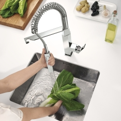 Змішувач для миття Grohe Eurocube 31395000, з виливом на пружині