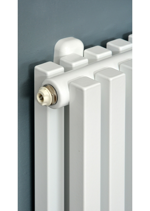 Дизайнерский горизонтальный радиатор Betatherm Quantum 2 H-500 L-1005 BQ 2050/25 9016M 88