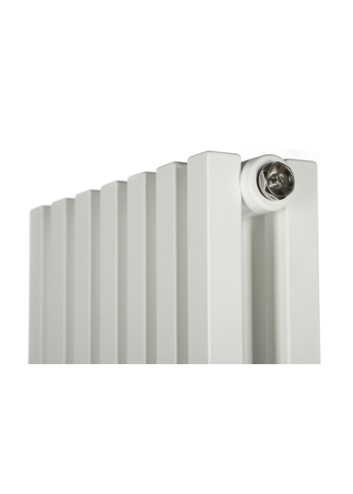Вертикальний радіатор Betatherm Quantum 2 H-1800 мм, L-285 мм BQ 2180/07 9016M 99