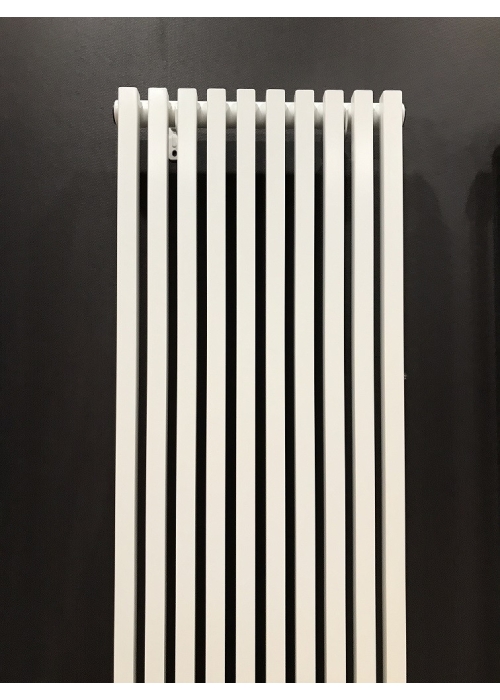 Вертикальний радіатор Betatherm Quantum 2 H-1800 мм, L-285 мм BQ 2180/07 9016M 99