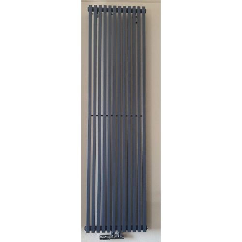 Вертикальний радіатор Quantum 1 H-1800 мм, L-405 мм Betatherm (графітовий сірий RAL7024M)