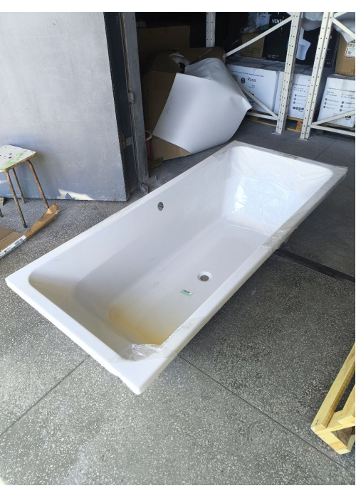 Ванна акрилова прямокутна VILLEROY&BOCH TARGA STYLE 180х80 см UBA180FRA2V-01U (Уцінений товар, пошкоджений кут)