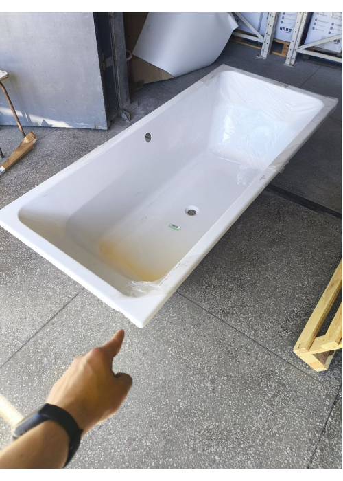 Ванна акрилова прямокутна VILLEROY&BOCH TARGA STYLE 180х80 см UBA180FRA2V-01U (Уцінений товар, пошкоджений кут)