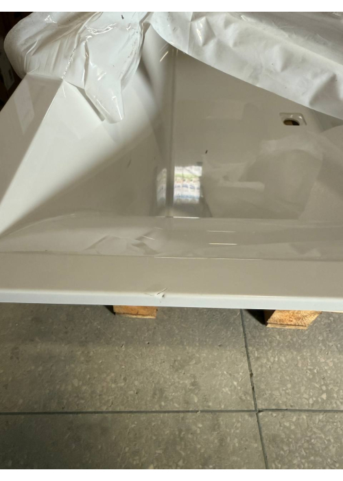 Ванная квариловая прямоугольная VILLEROY&BOCH SQUARO EDGE 12 180*80см с ножками и сливом-переливом UBQ180SQE2DV-01 (Уцененная позиция)